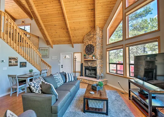 Modern Mountain Chalet: Retreat W/ Deck Holiday home Munds Park