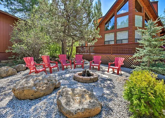 Holiday home Modern Mountain Chalet: Retreat W/ Deck *