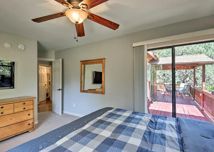 Holiday home Modern Mountain Chalet: Retreat W/ Deck Munds Park