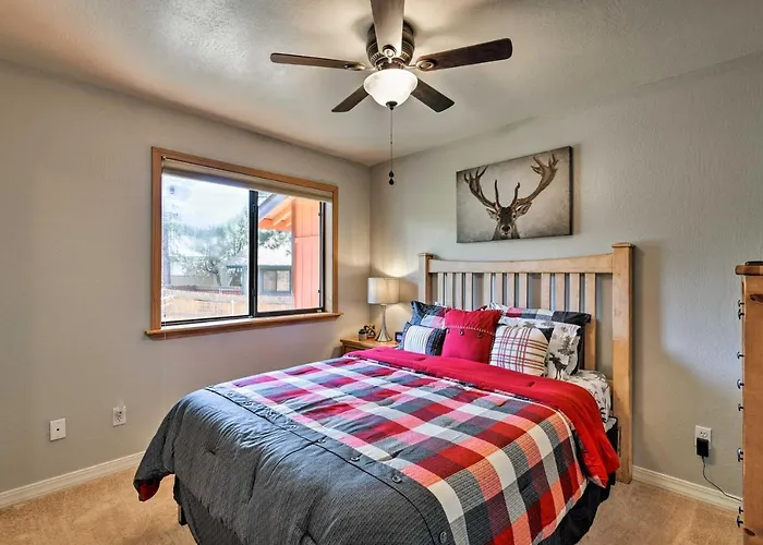 Holiday home Modern Mountain Chalet: Retreat W/ Deck Munds Park
